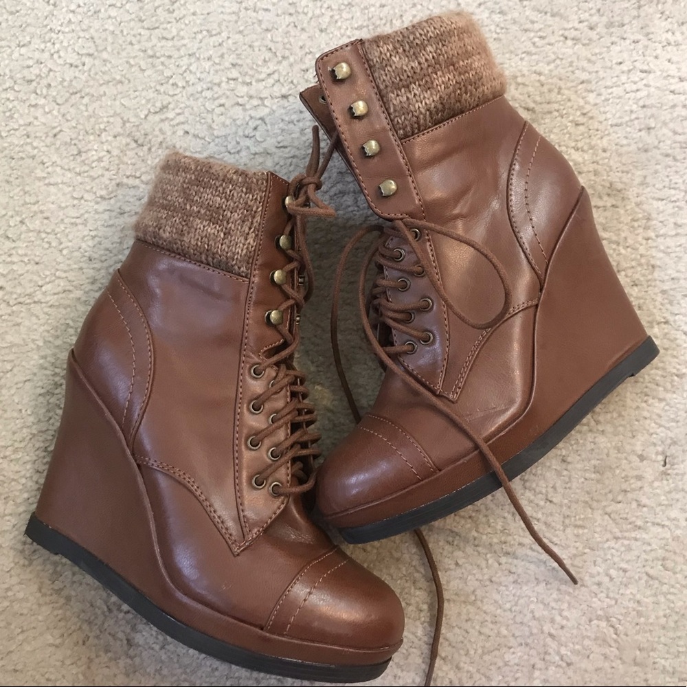 tan/brown lace up heeled booties